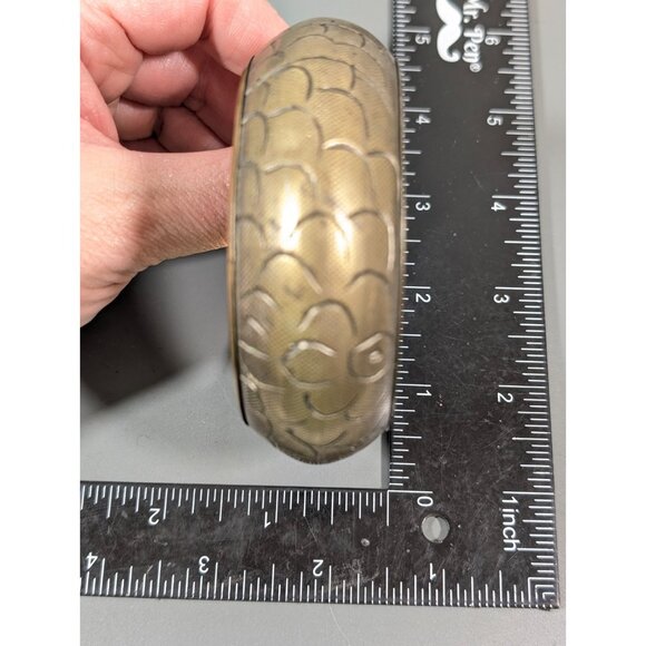 Vintage Brass Carved Style Flower Bangle Bracelet Chunky Tribal Bold 8 in - Picture 10 of 10